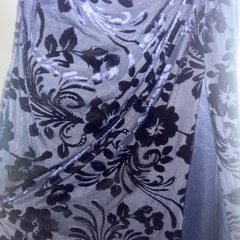 Saphira Floral Velvet Formal Dress Windsor navy - Picture 2 of 5